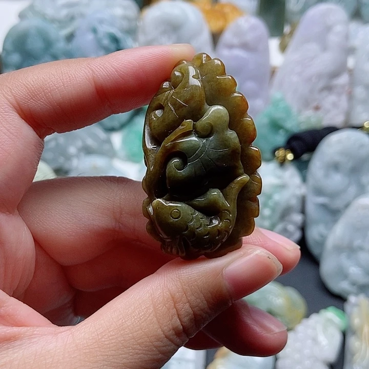 翡翠未镶嵌颈饰翡翠