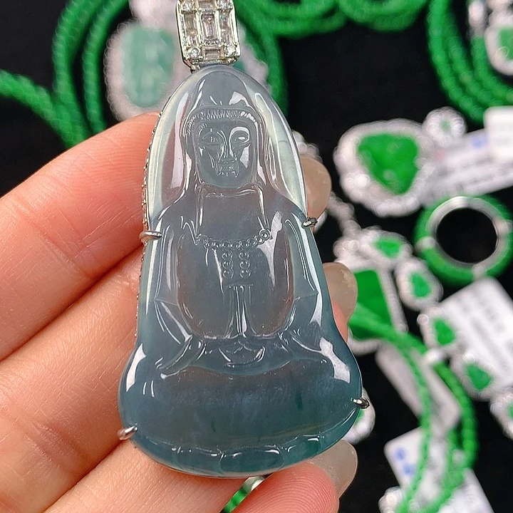 翡翠颈饰未镶嵌翡翠