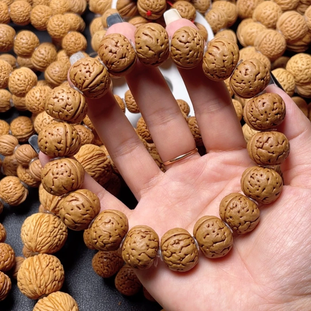 手串桃核纽扣手串