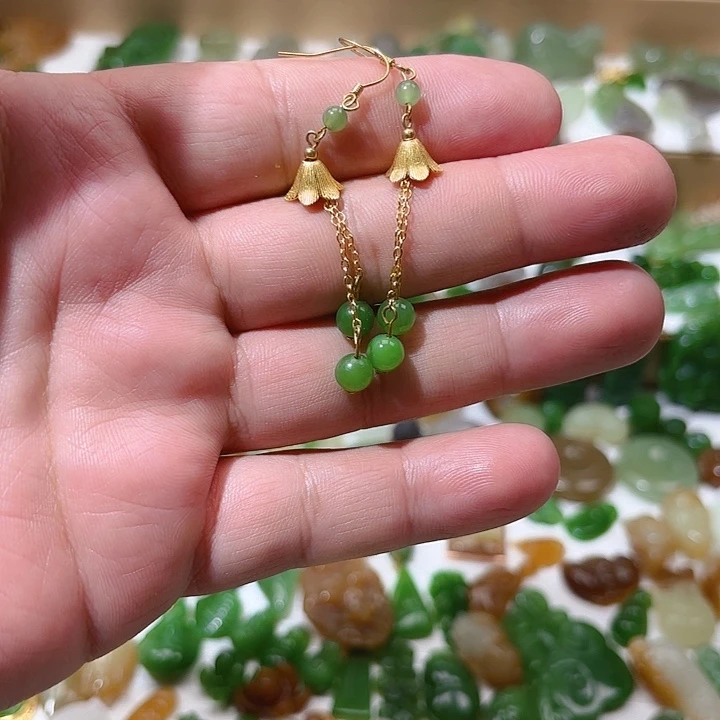 颈饰未镶嵌和田玉（碧玉）