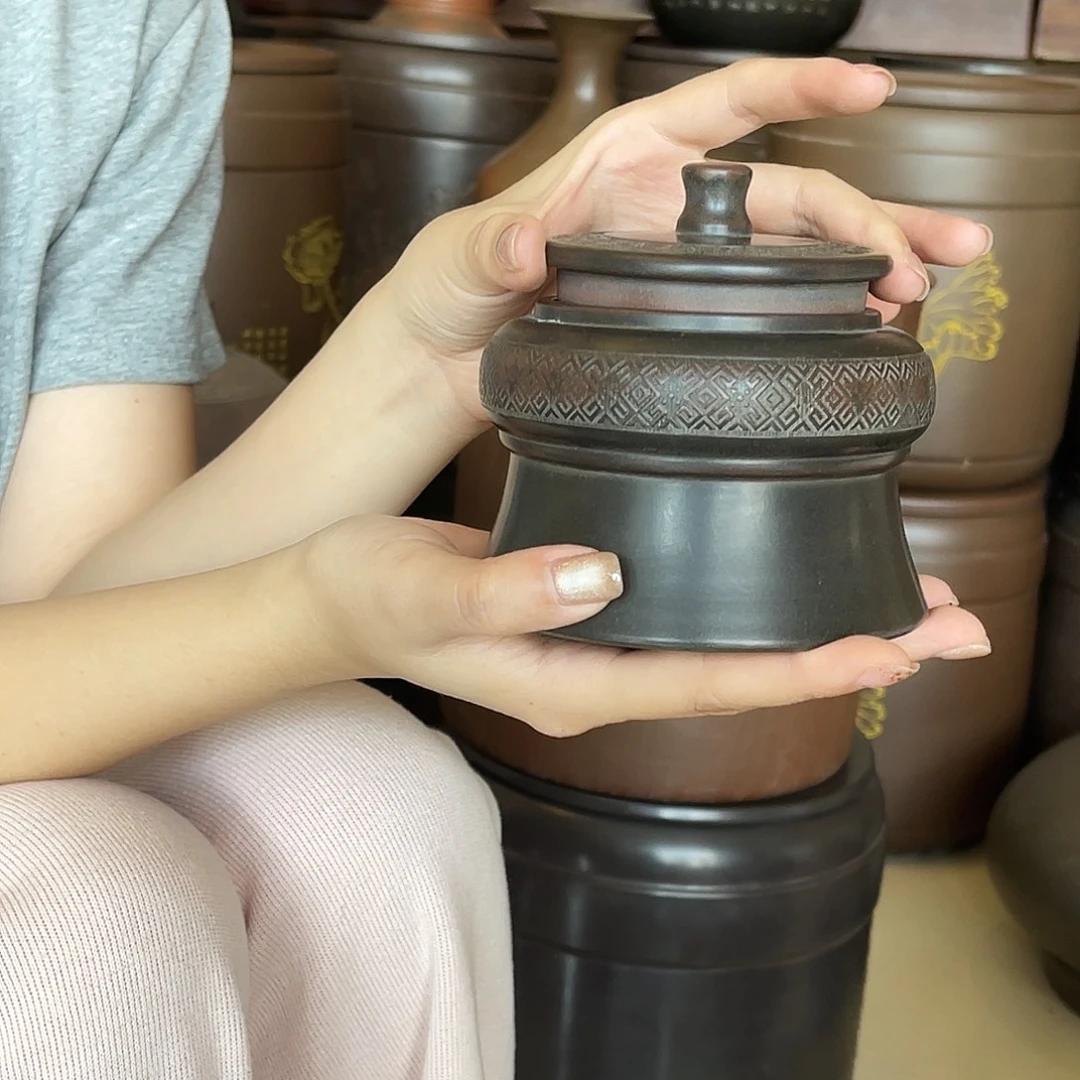 钦州坭兴陶茶叶罐二两装