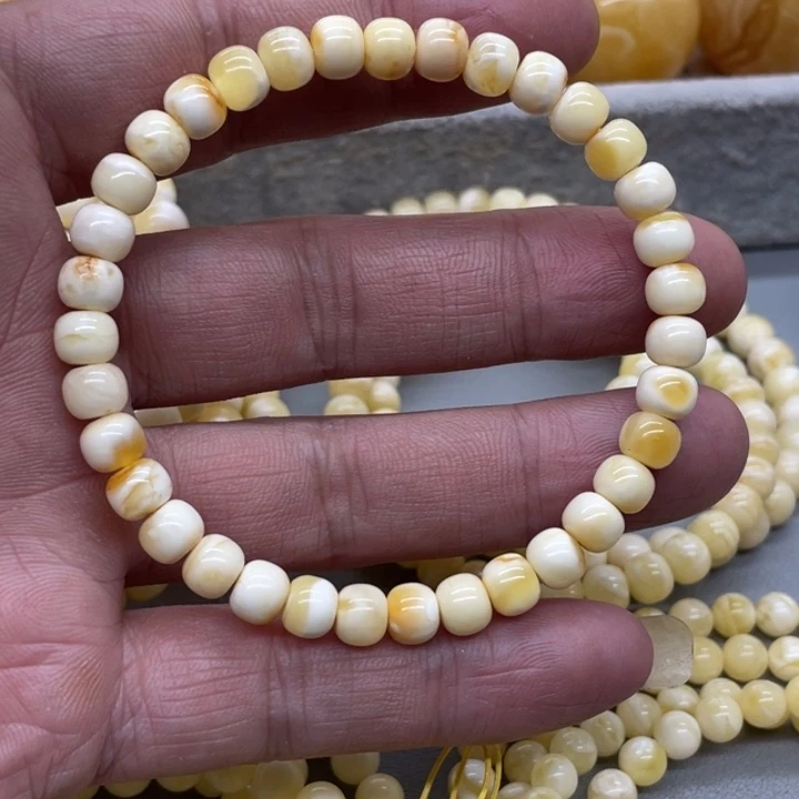 琥珀未镶嵌裸石手串