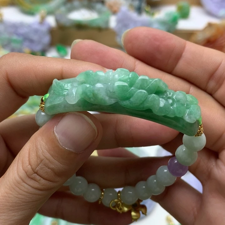 颈饰未镶嵌翡翠翡翠