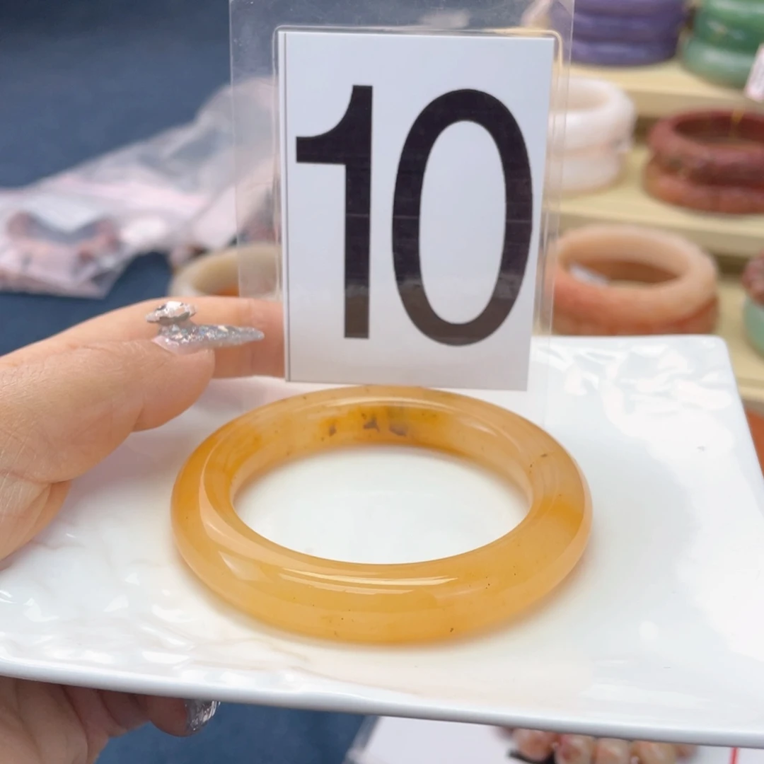 石英岩玉未镶嵌手镯