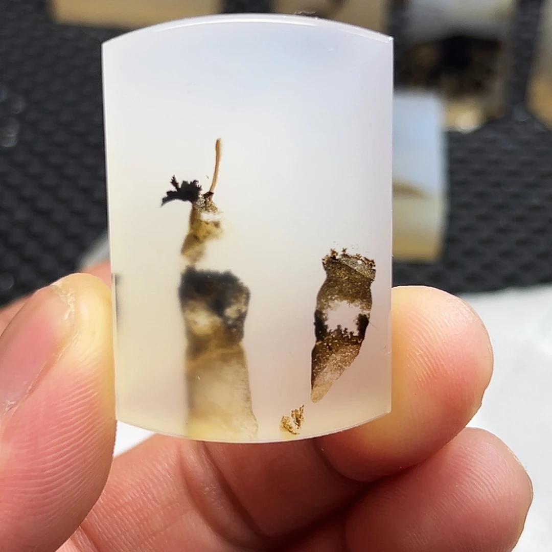 星***阁玛瑙/玉髓未镶嵌珠宝半成品