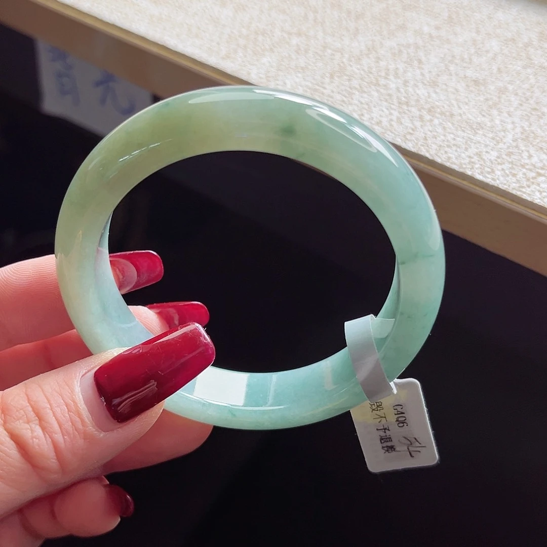 翡翠手镯未镶嵌手镯