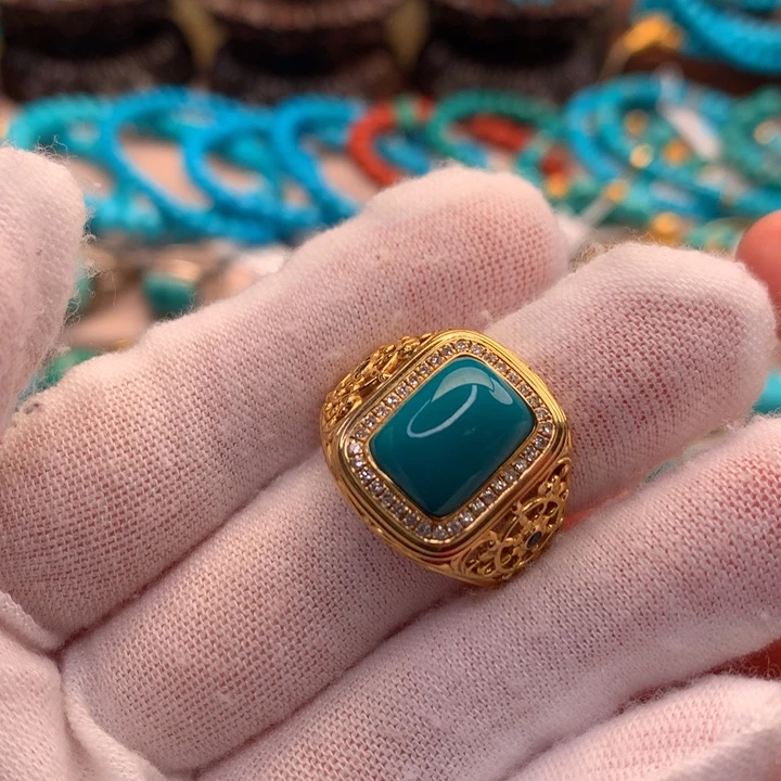 绿松石18K金镶嵌湖北天然原矿绿松石