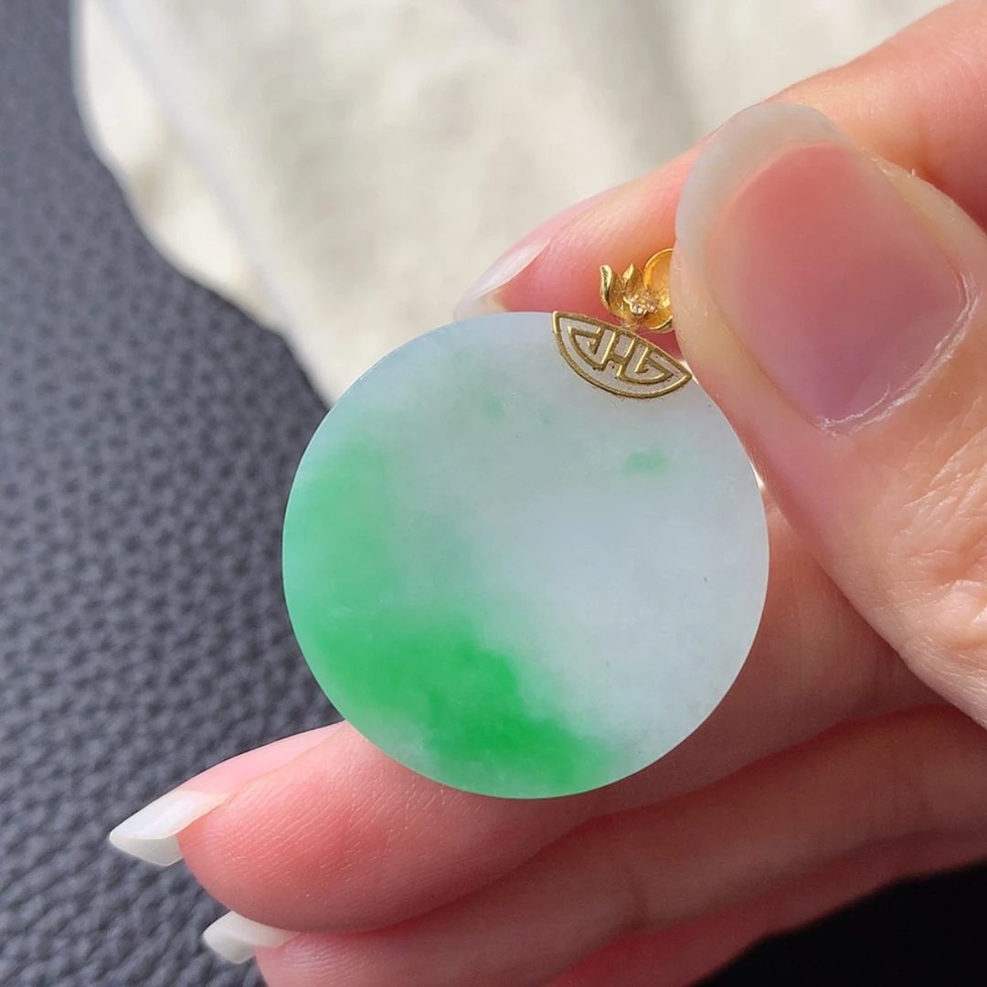 【闪购商品】吊坠(赠链)18K金镶嵌翡翠