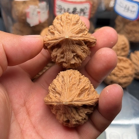 文玩核桃把件鸡心