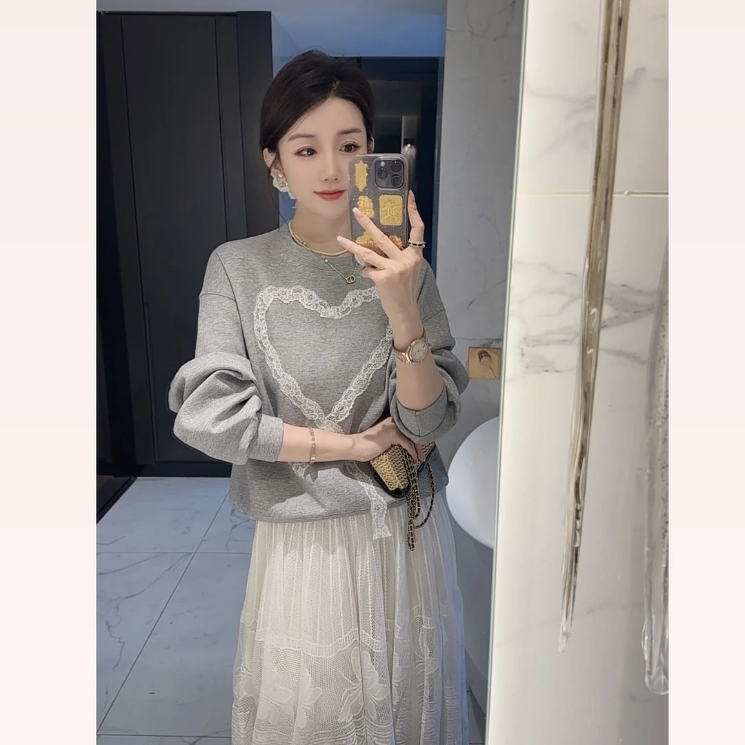 【大静静】“蕾丝爱心”灰色卫衣DJJ2175