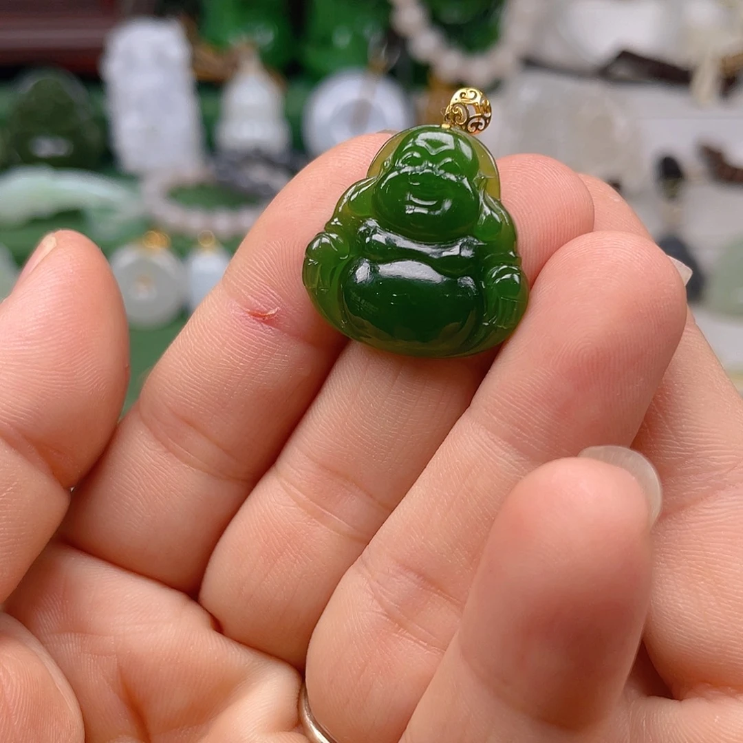 颈饰18K金镶嵌和田玉（碧玉）