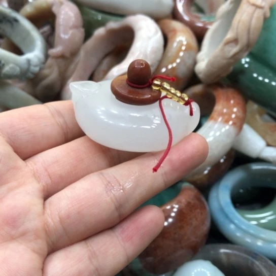 未镶嵌石英岩玉珠宝奇石9