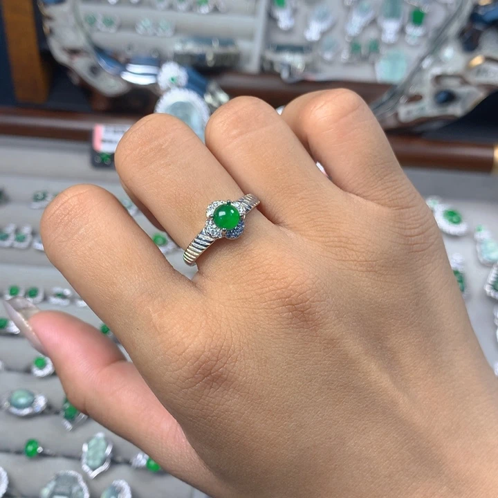 翡翠未镶嵌戒指戒指