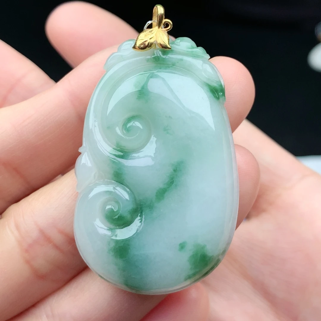 翡翠18K金镶嵌颈饰