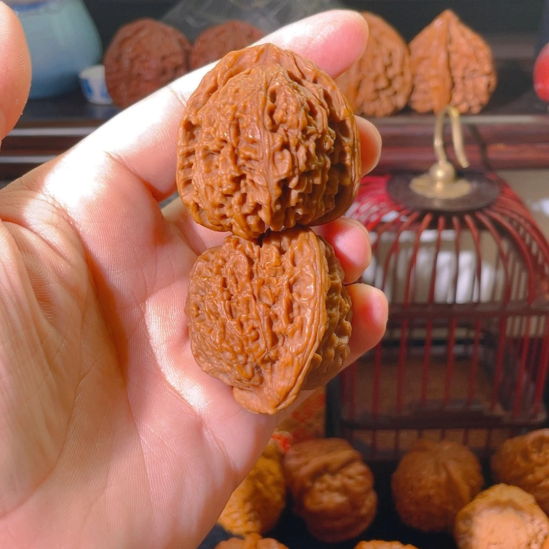 ****。文玩核桃吊坠南疆石一对全品无修40