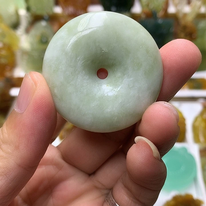 未镶嵌蛇纹石玉珠宝半成品