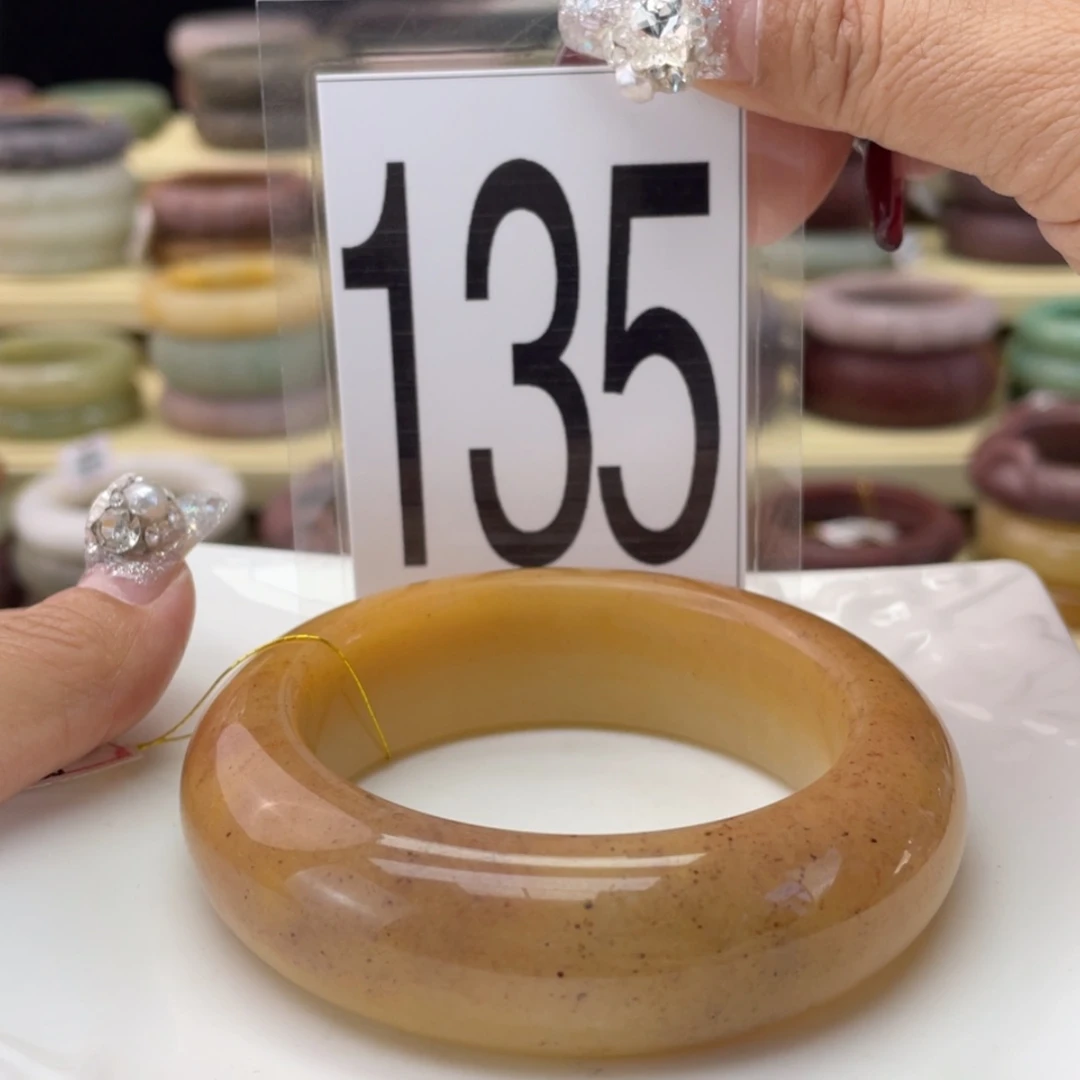 【闪购商品】石英质玉手镯未镶嵌