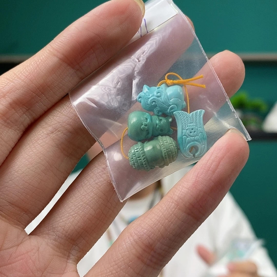 绿松石未镶嵌珠宝奇石