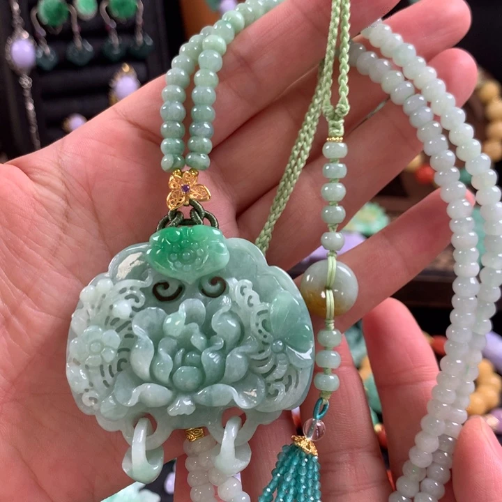 翡翠未镶嵌颈饰吊坠