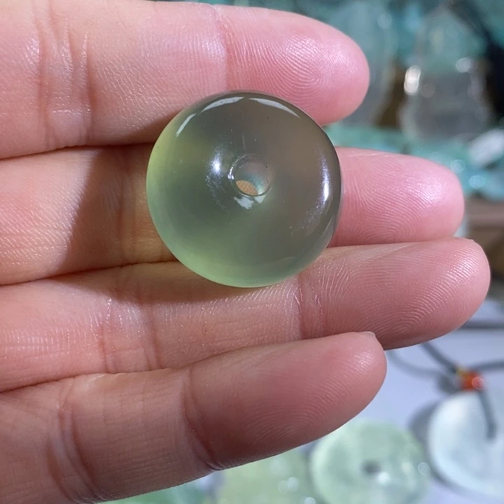 岫玉吊坠未镶嵌吊坠