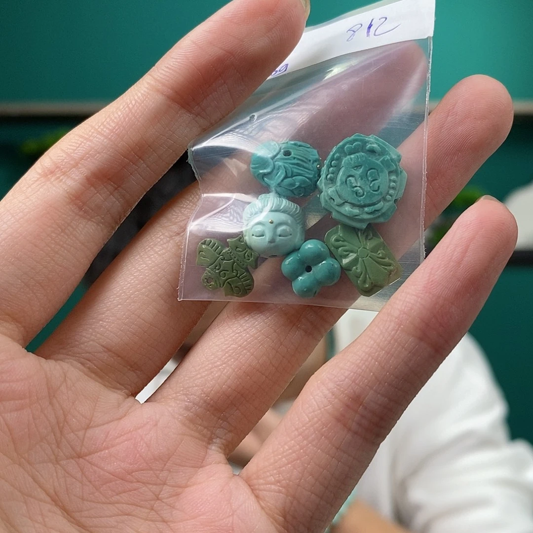 绿松石未镶嵌珠宝奇石