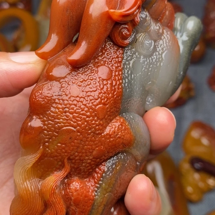 石英质玉（黄龙玉）合金颈饰