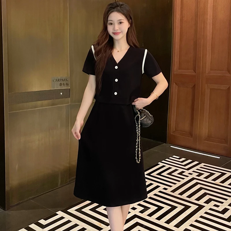 【韩墨墨】2025夏季新款时尚减龄假两件拼接V领气质显瘦连衣裙622