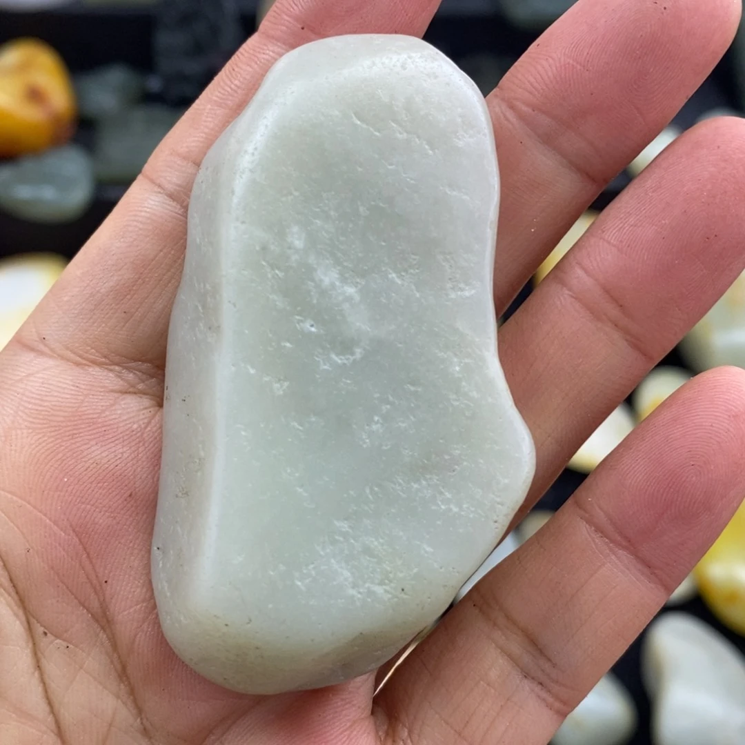 未镶嵌和田玉（子料）摆件