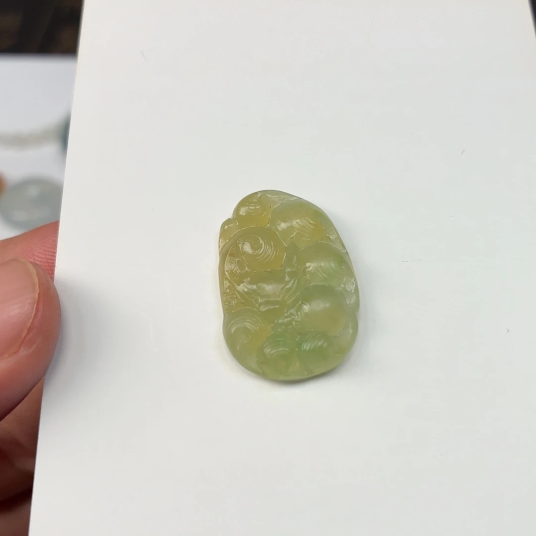 定制翡翠未镶嵌黄加绿九尾狐