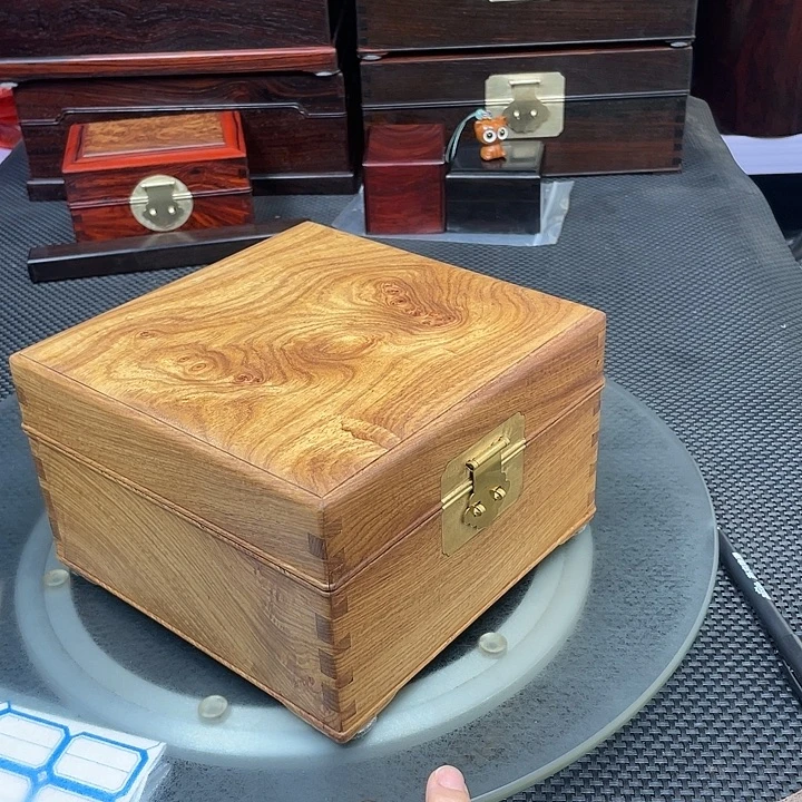 木刺猬紫檀盒子一个盒子