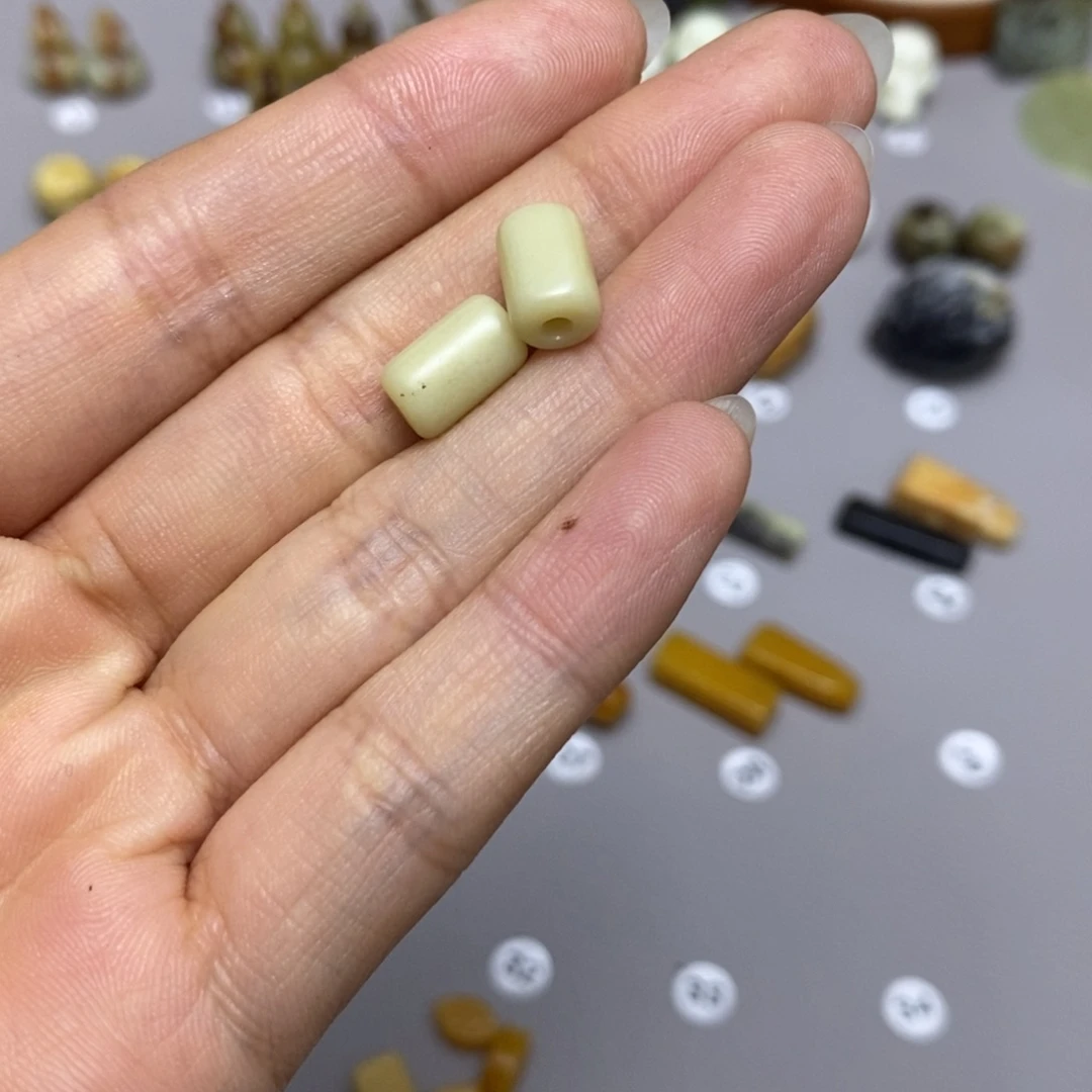 蛇纹石玉配饰合金秉*遊