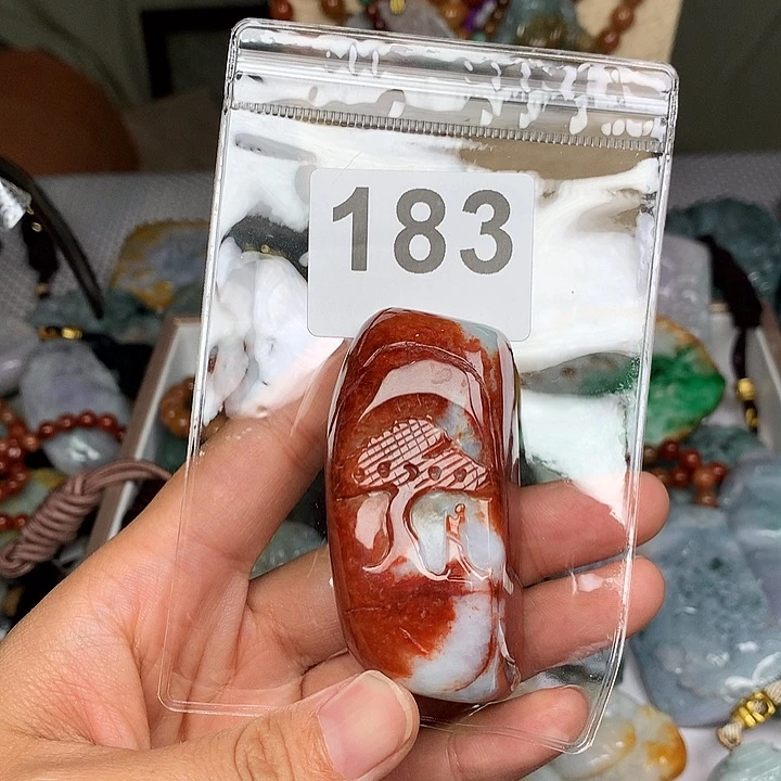 翡翠未镶嵌颈饰熊*熊翡翠