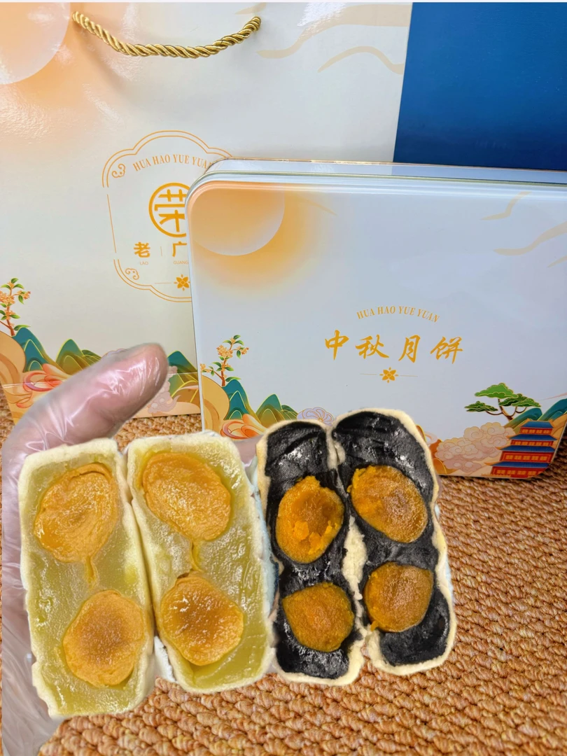 【白皮双黄豆沙/白皮双黄莲蓉米月饼双拼】传统手工广式月饼