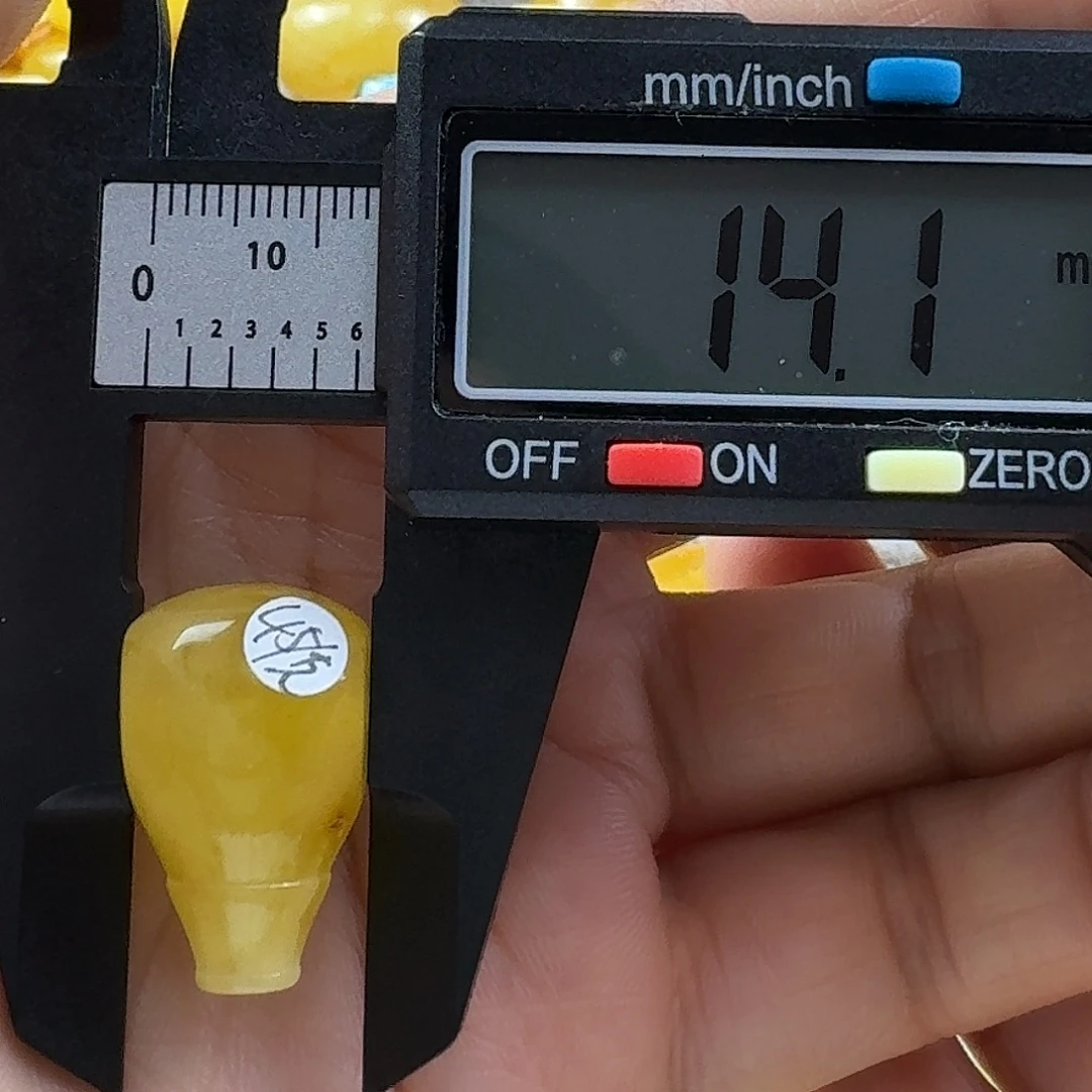 蜜蜡未镶嵌裸石31杂