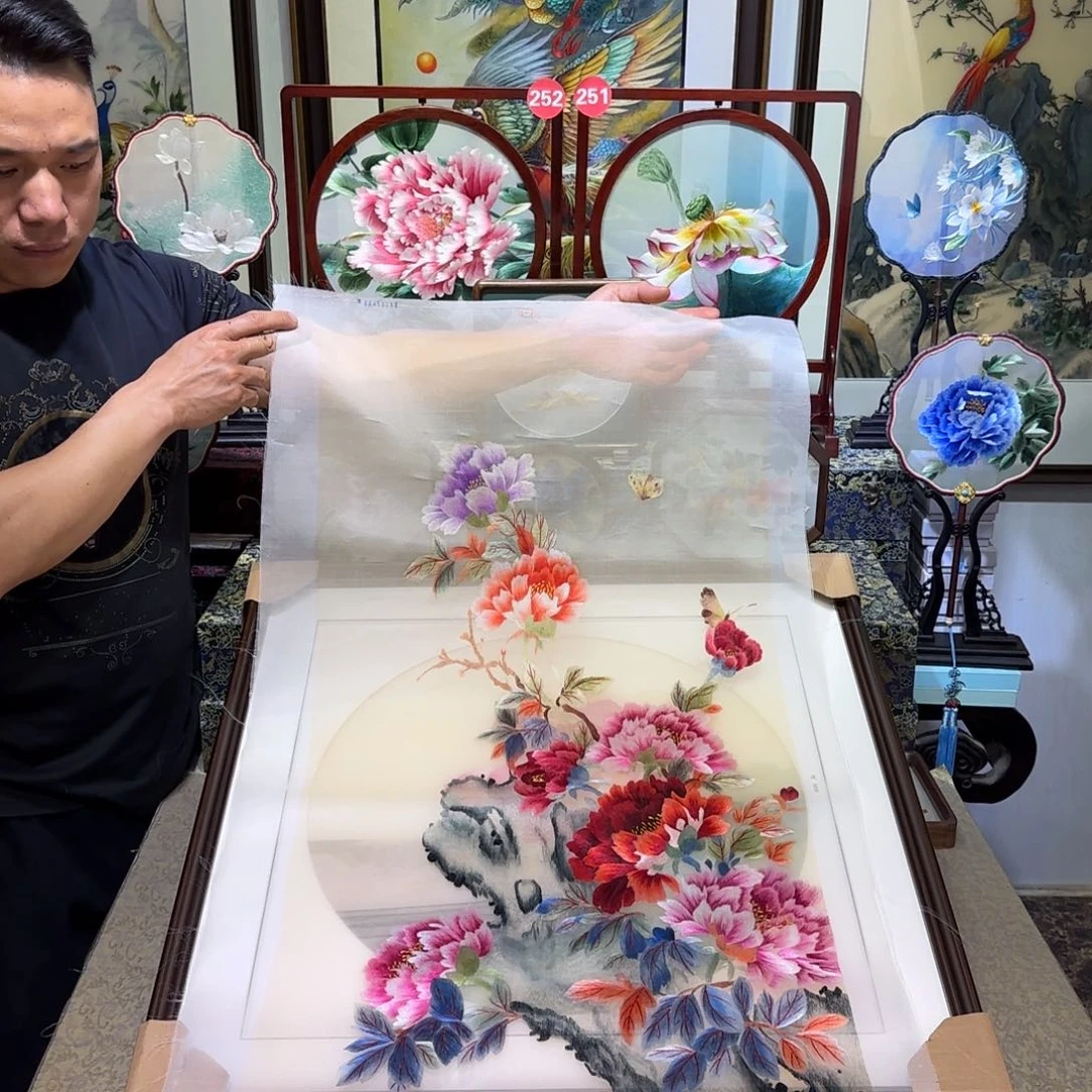 刺绣刺绣工艺精湛
