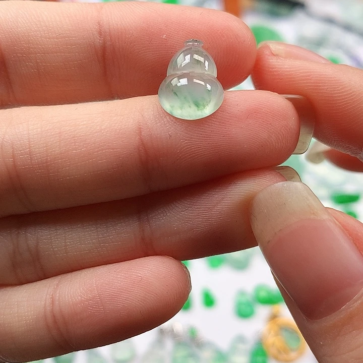 翡翠吊坠(不含链)未镶嵌葫芦