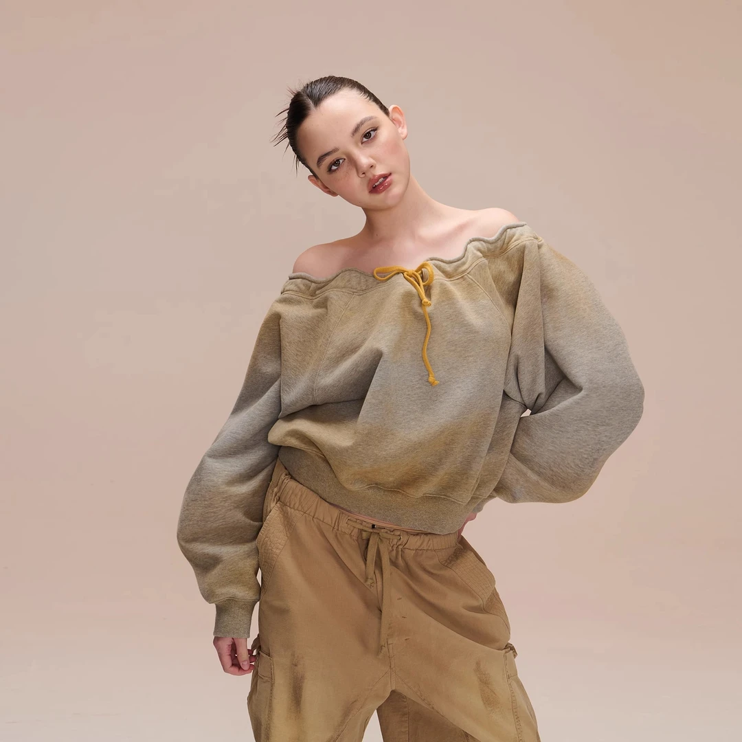 COZYDOLL复古做旧破坏喷色抽绳宽松长袖卫衣慵懒风一字领斜肩上衣