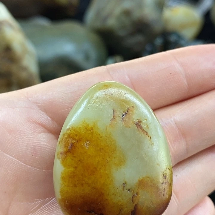 贩***和田玉（糖玉）未镶嵌挂件