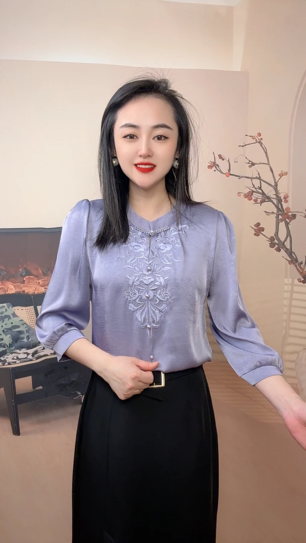 春夏新款七分袖轻奢刺绣盘扣衬衣