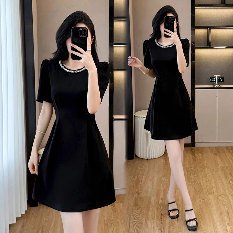 已出货 2025夏季新款胖mm大码女装赫本风气质时尚黑色显瘦连衣裙