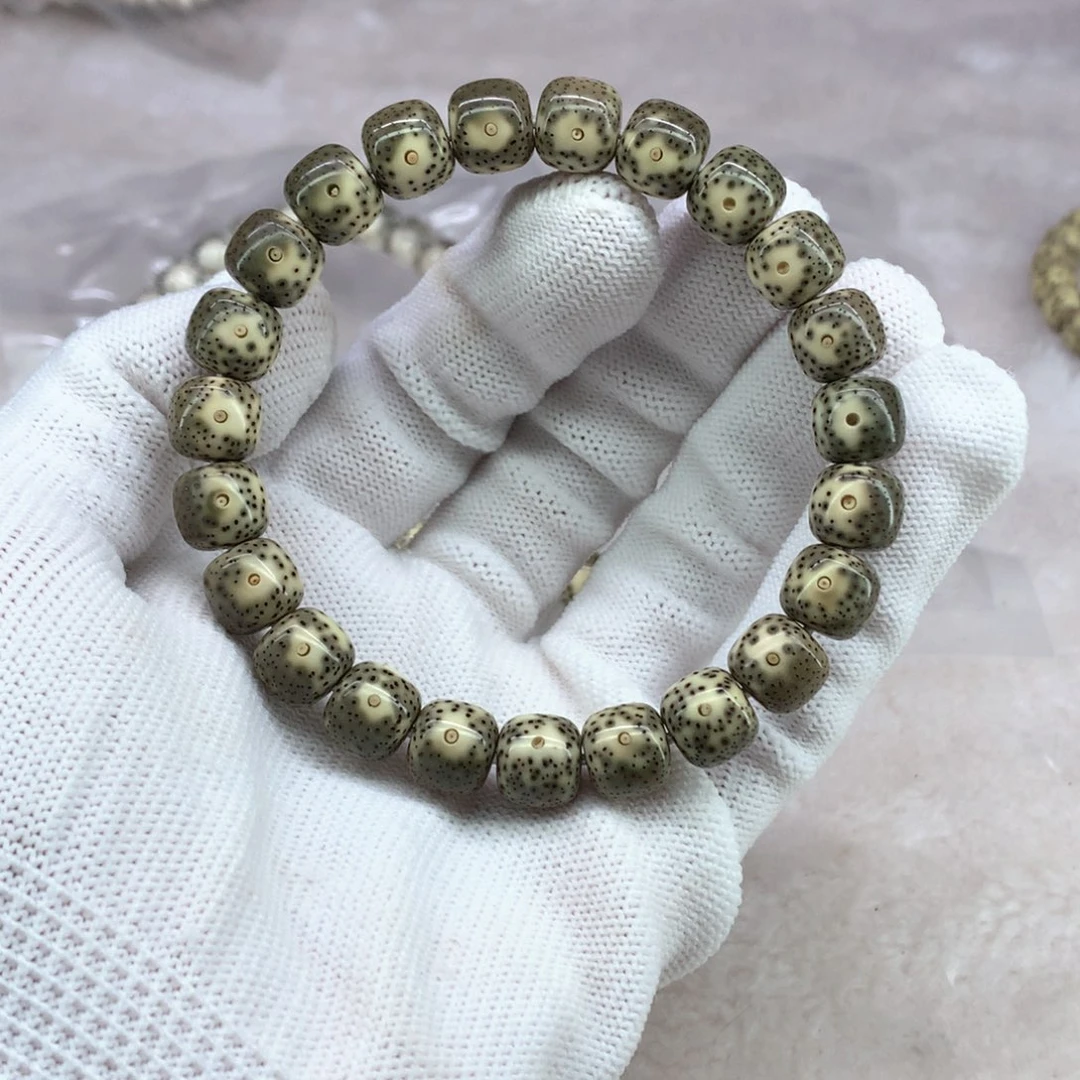 星月菩提手串星月菩提绿包白双留白10*9同枝