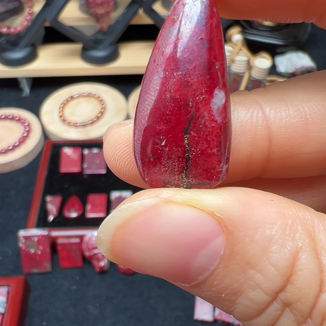 天然辰砂天然朱砂原矿水滴