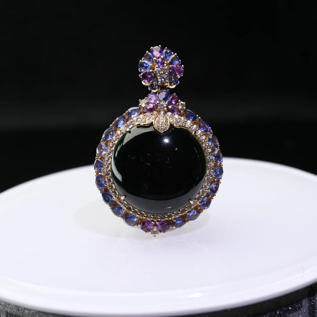 54天然缅甸翡翠A货18k墨翠吊坠/300002/上海嘉禾拍卖