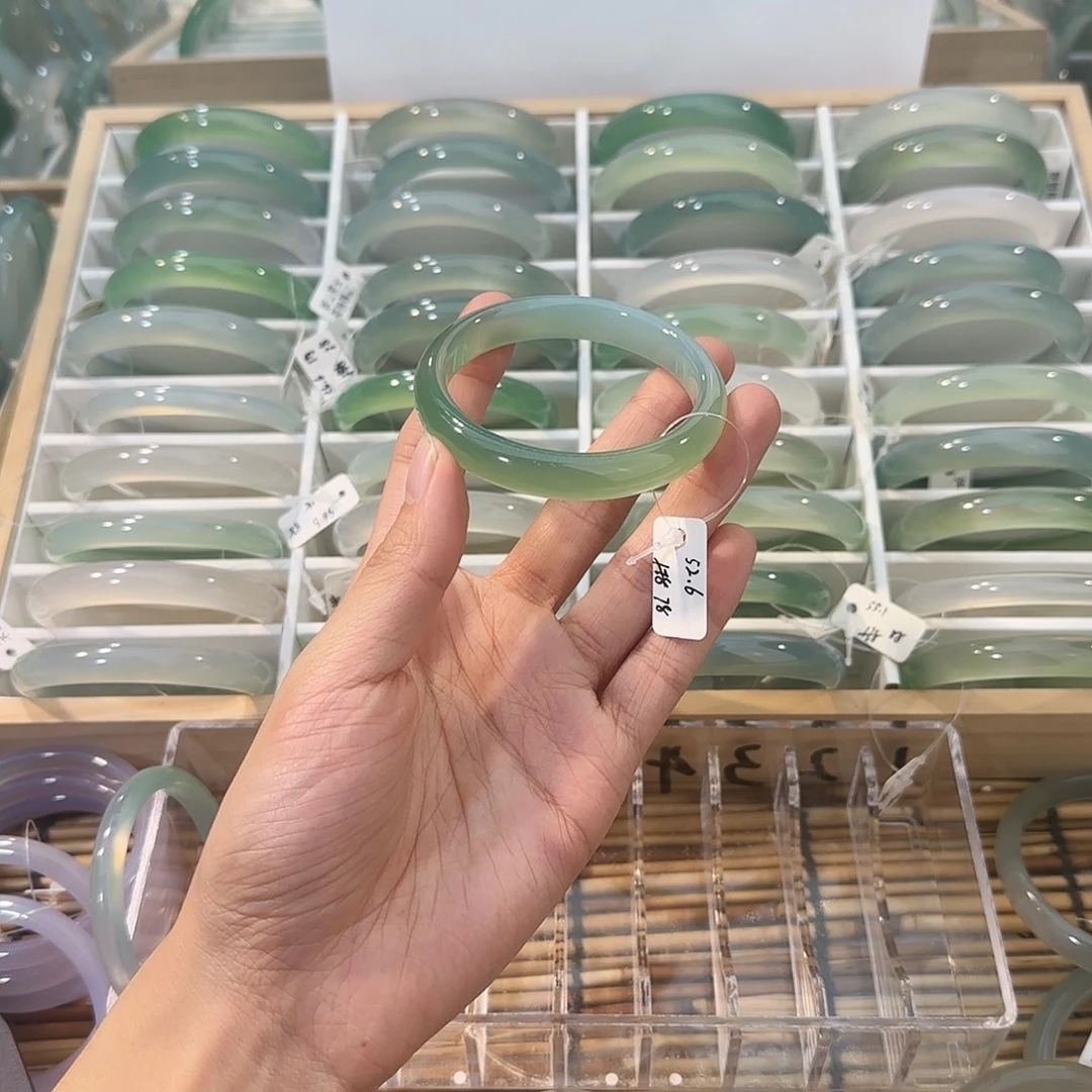 玛瑙/玉髓未镶嵌手镯圈口52.6