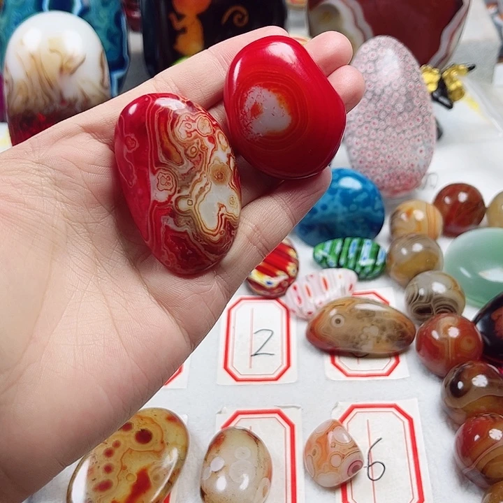 郭***锐玛瑙/玉髓未镶嵌珠宝奇石