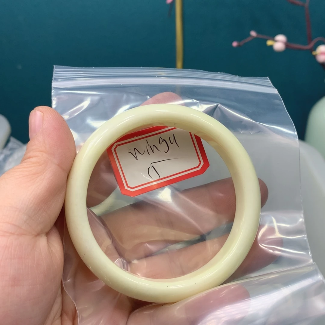 蛇纹石玉手镯未镶嵌W****）