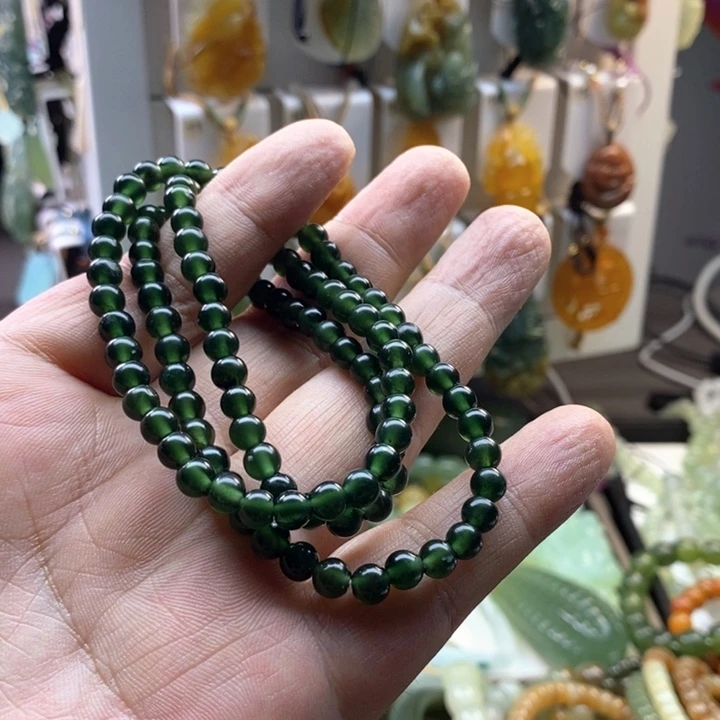 未镶嵌蛇纹石玉颈饰