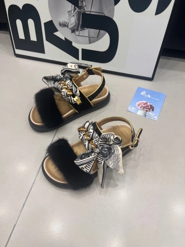 欧洲站2025夏季新款真貂毛平底丝带气质凉鞋女鞋纯皮百搭时装时尚