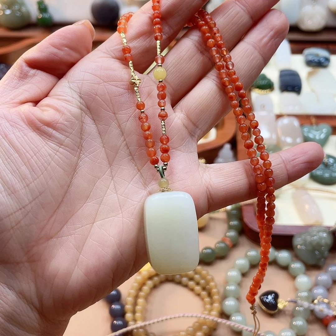 小***呀颈饰未镶嵌和田玉