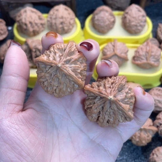 文玩核桃吊坠4三棱